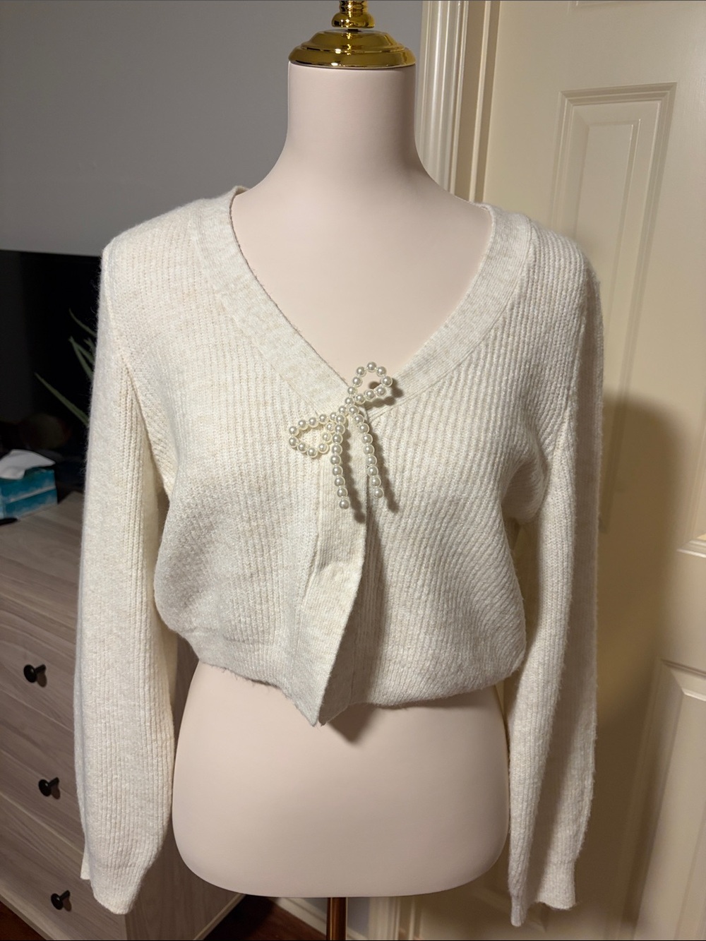 H&M Women’s Cropped Bow-Tie Detailed Front Cream Sweater